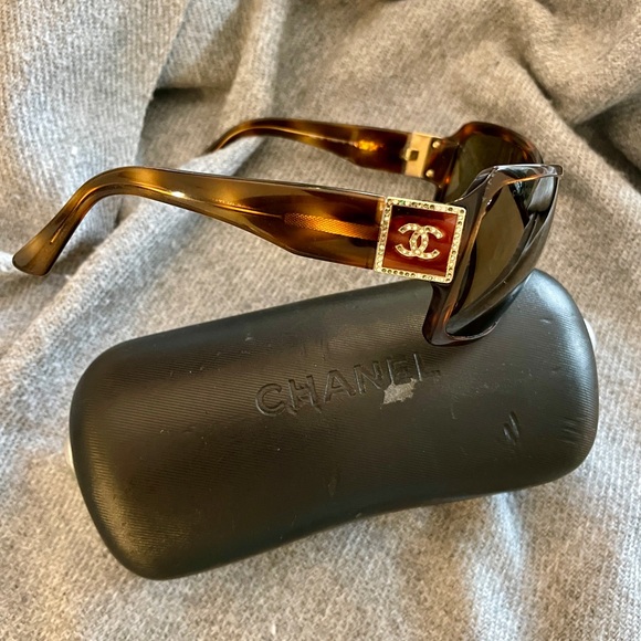 Chanel Sunglasses - Picture 6 of 13